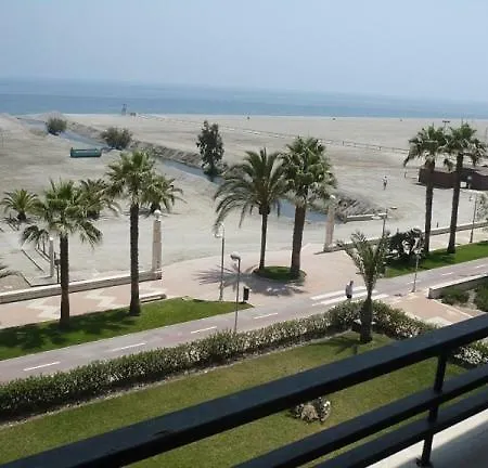 Appartamento Primera Linea De Playa, 3 Habitaciones, Terraza Sobre El Mar, 4º Sin Ascensor Motril