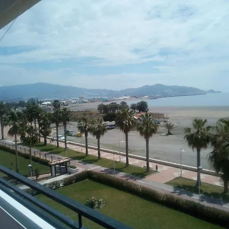 Appartamento Primera Linea De Playa, 3 Habitaciones, Terraza Sobre El Mar, 4º Sin Ascensor *